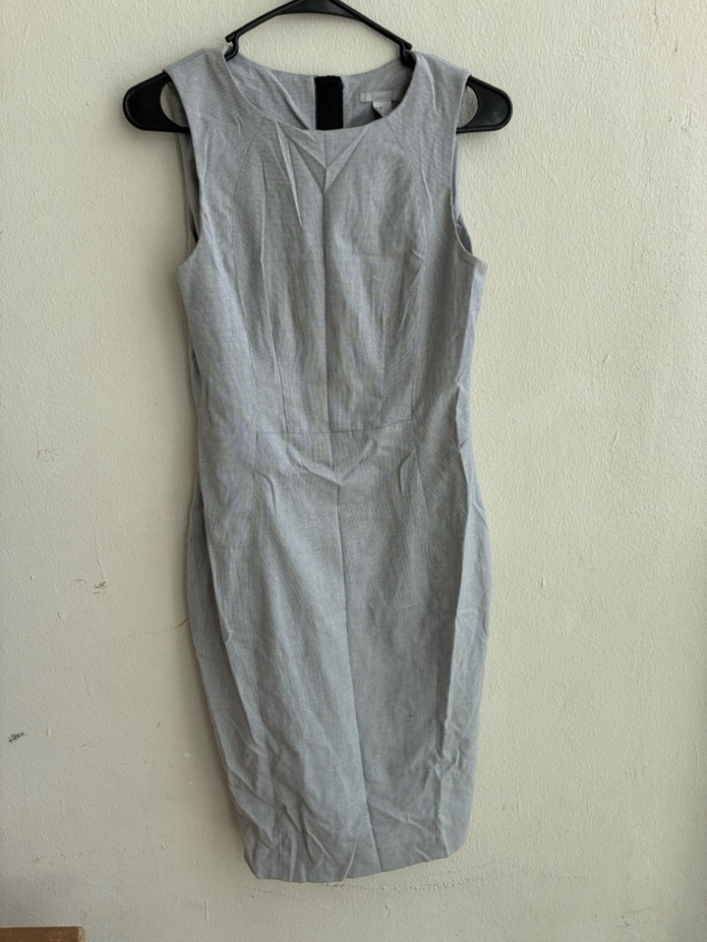 Pre-Love H&M Sleeveless Gray Sheath Dress - Classic Professional Style